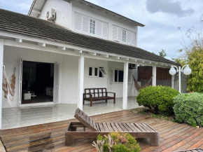 CASA AMPLA COM PISCINA em TORRES